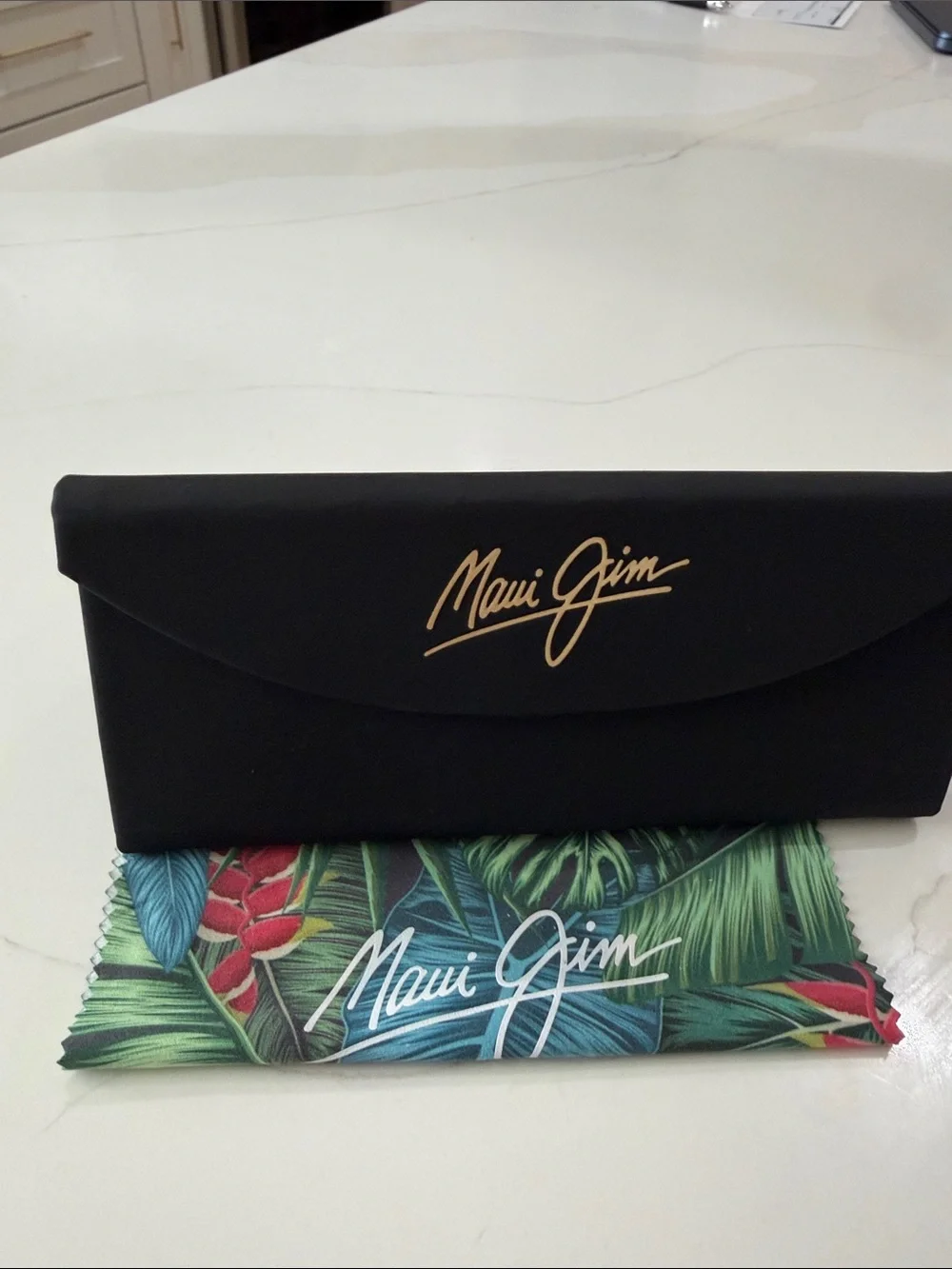 Maui Jim stylish navy